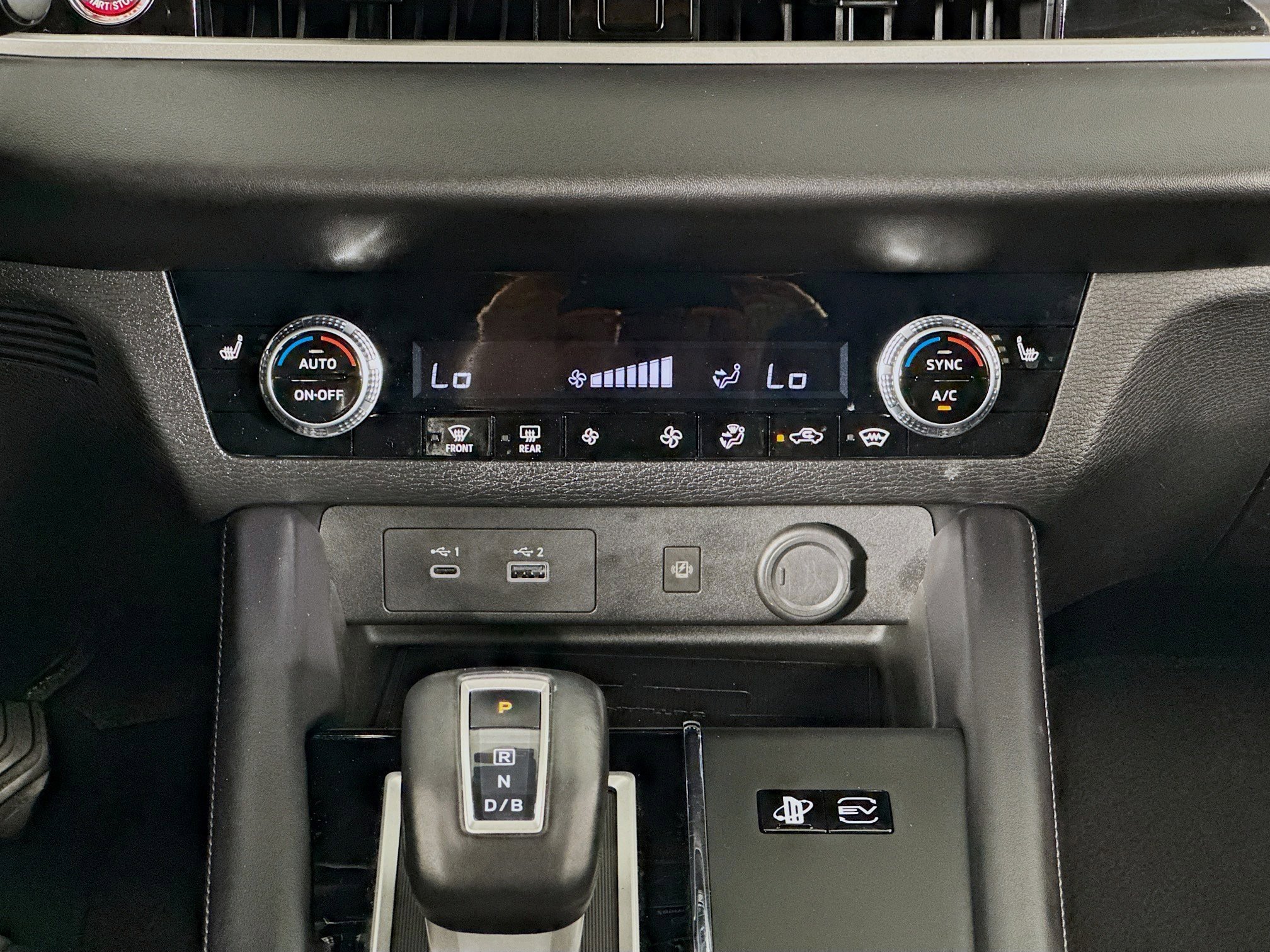 Used 2023 Mitsubishi Outlander 4WD Plug-In Hybrid image 31