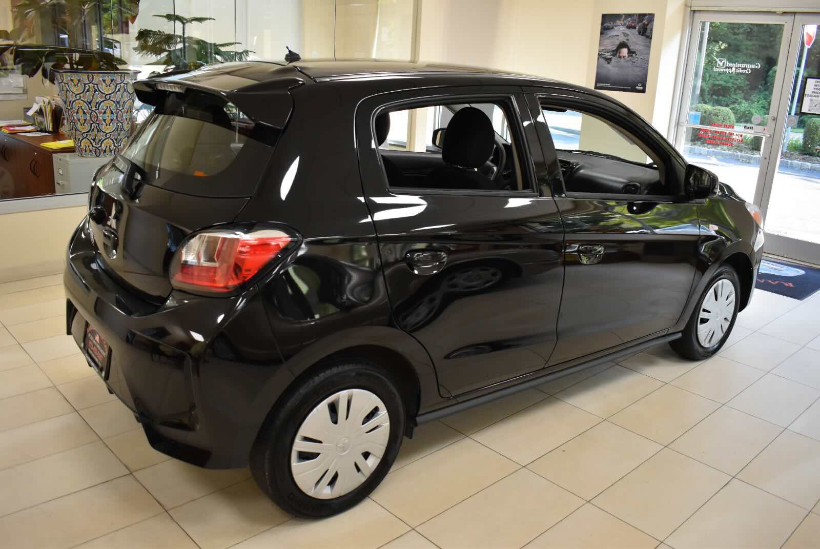 Used 2024 Mitsubishi Mirage ES FWD image 3