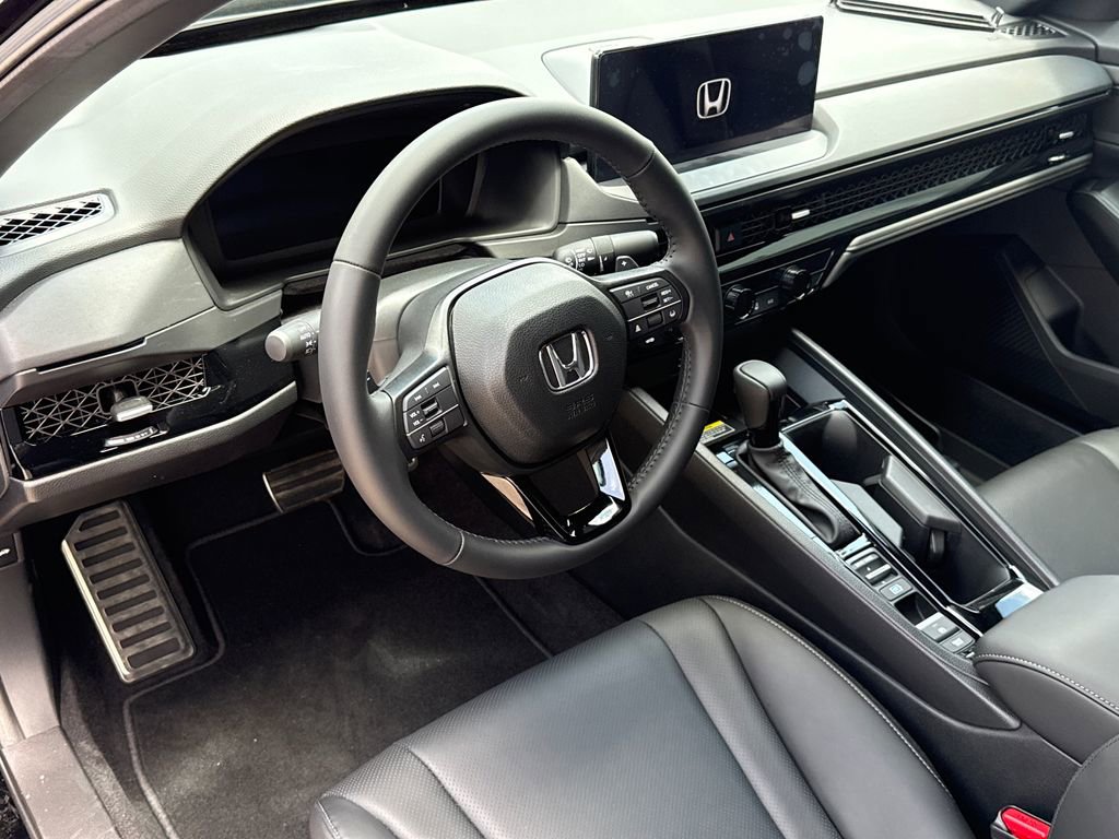Used 2025 Honda Accord Sport image 10