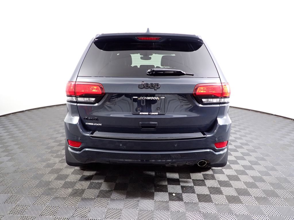 Used 2018 Jeep Grand Cherokee Altitude image 15