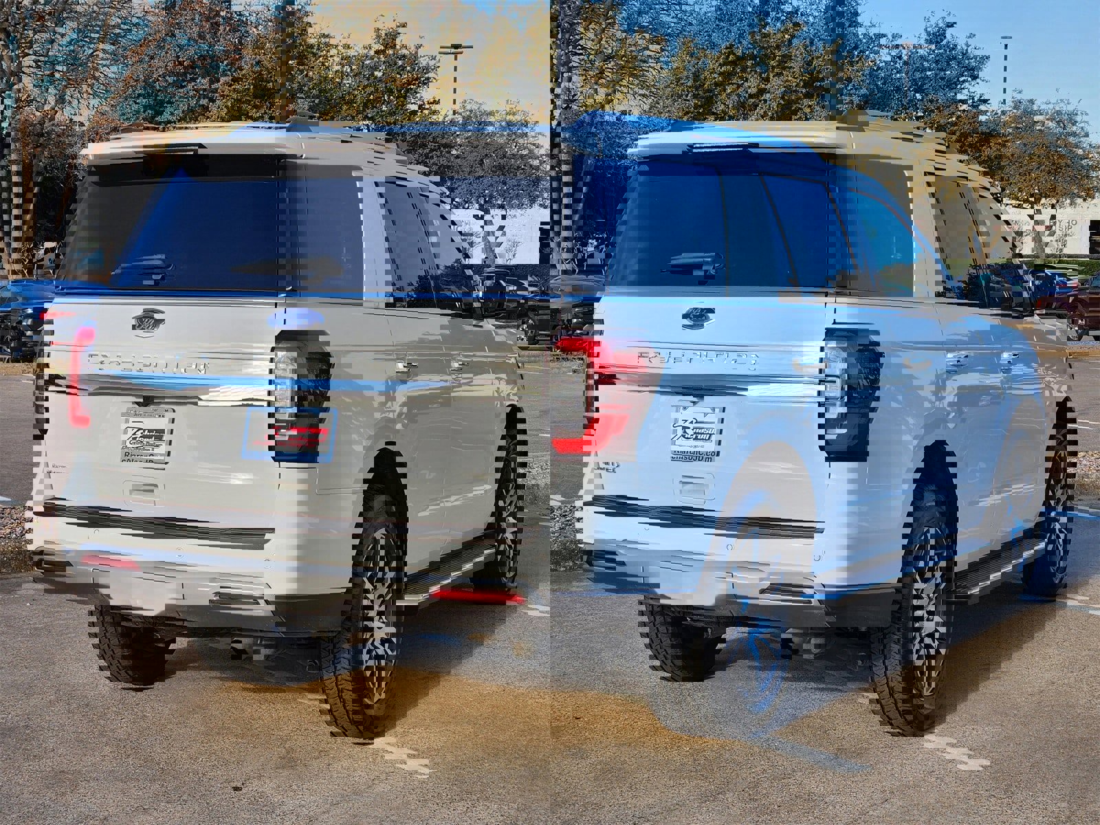 Used 2023 Ford Expedition Limited image 6