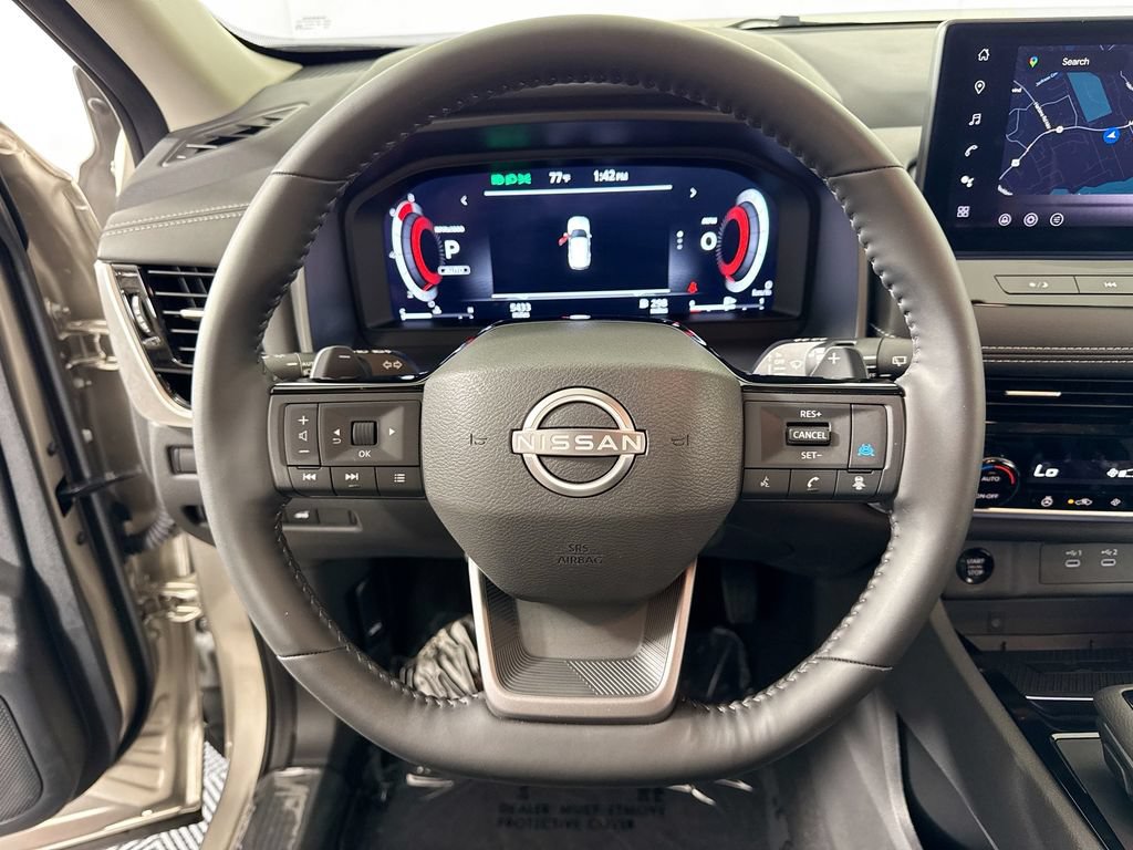 Used 2025 Nissan Rogue SL AWD/4WD image 11