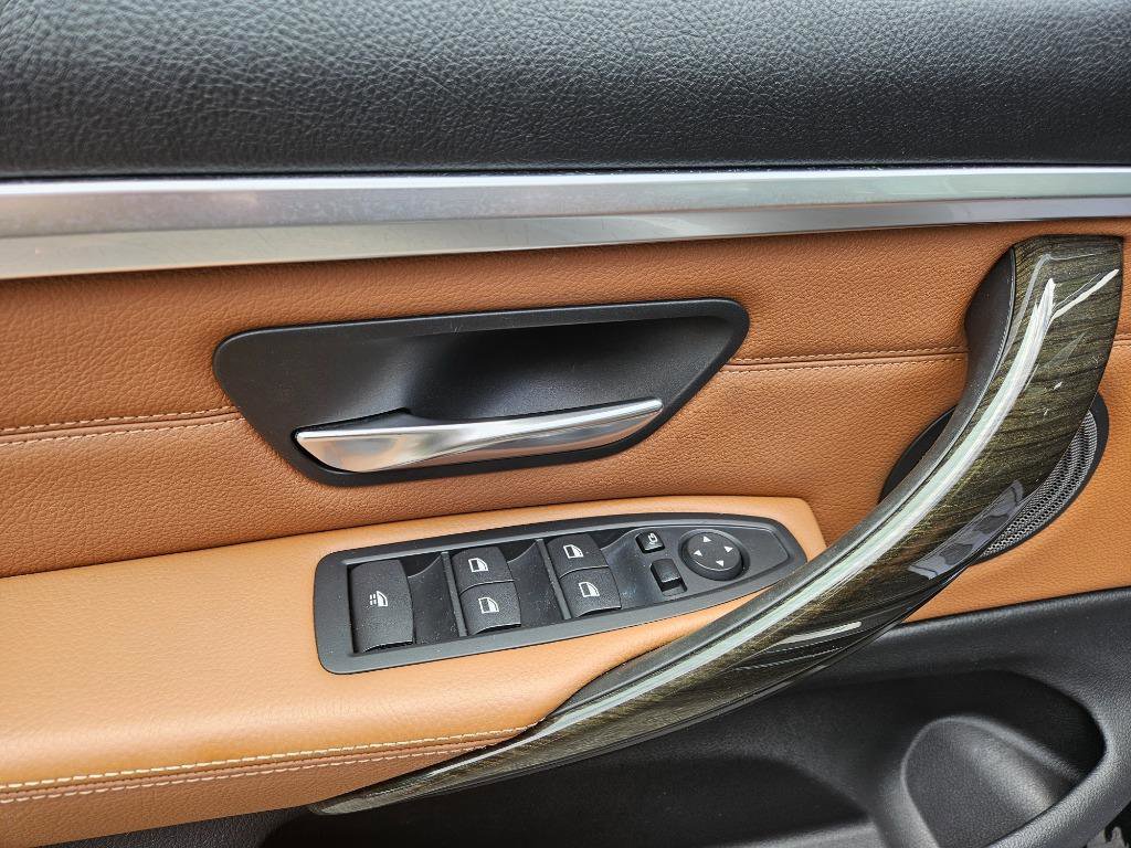 Used 2016 BMW 428i xDrive Convertible image 14
