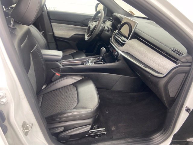 Used 2024 Jeep Compass Latitude AWD/4WD image 20