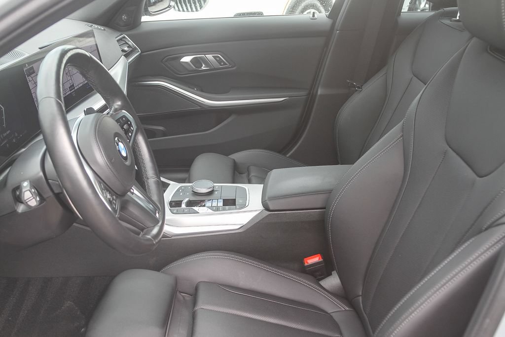 Used 2023 BMW M340i RWD image 14