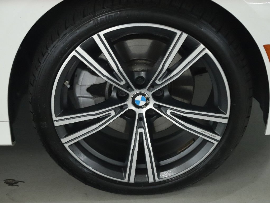 Used 2023 BMW 330i xDrive Sedan w/ Premium Package AWD/4WD image 11