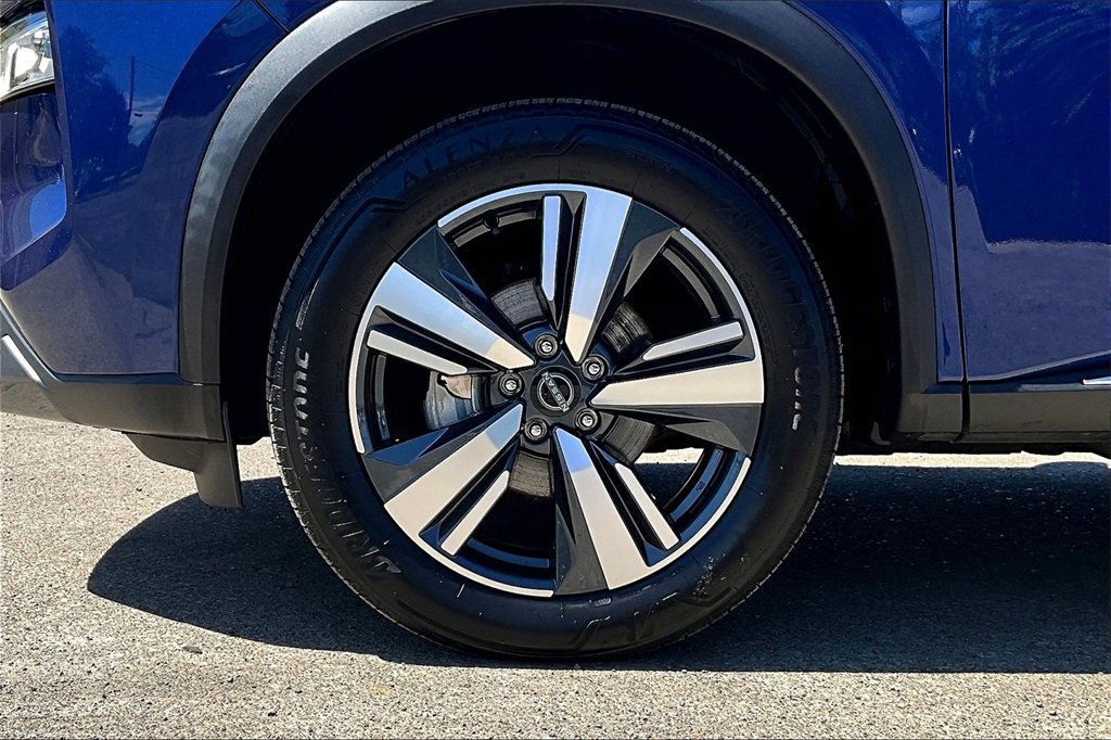 Used 2023 Nissan Rogue SL image 11