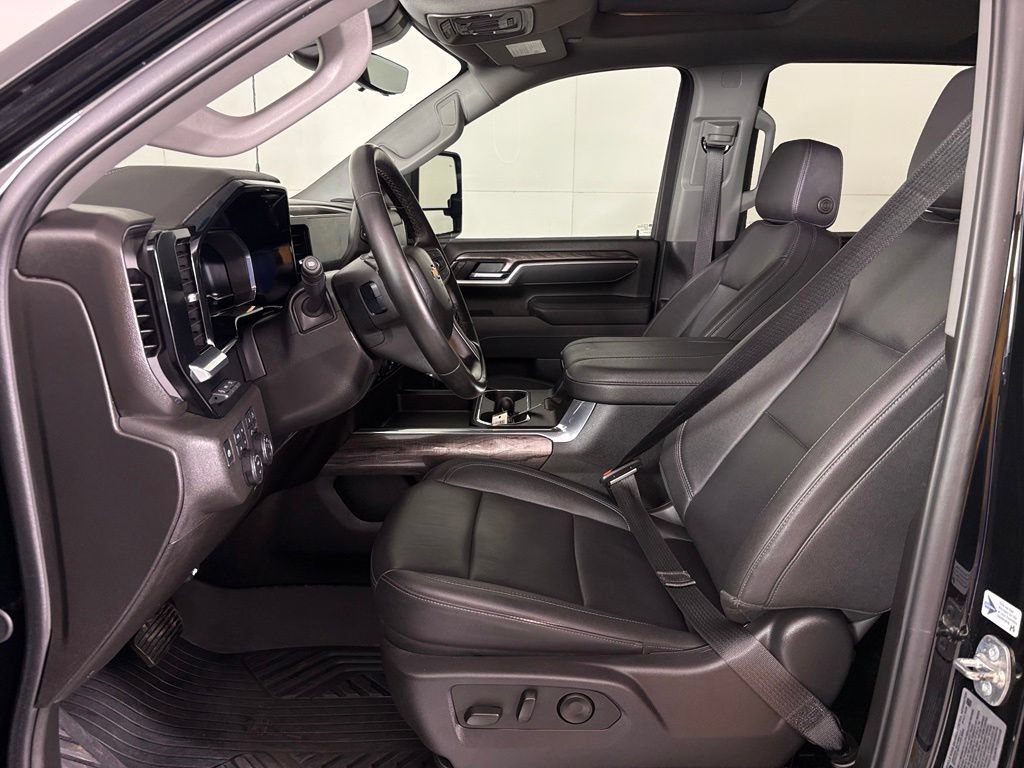 Certified 2025 Chevrolet Silverado 2500 LTZ w/ LTZ Premium Package AWD/4WD image 20