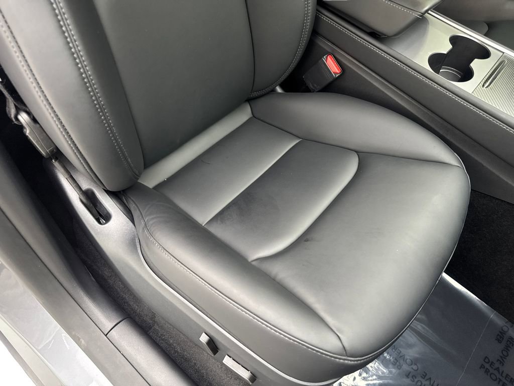 Used 2024 Tesla Model Y Long Range AWD/4WD image 46