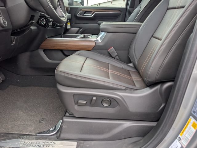 New 2026 Chevrolet Silverado 3500 High Country w/ Technology Package AWD/4WD image 9
