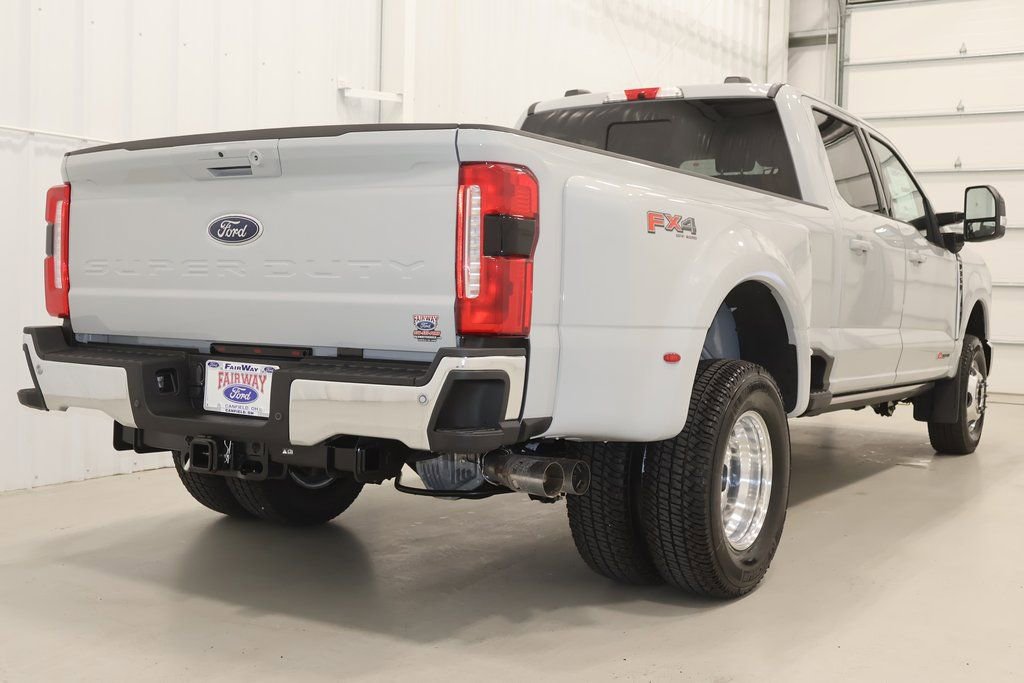 New 2025 Ford F350 Lariat w/ Lariat Ultimate Package image 8