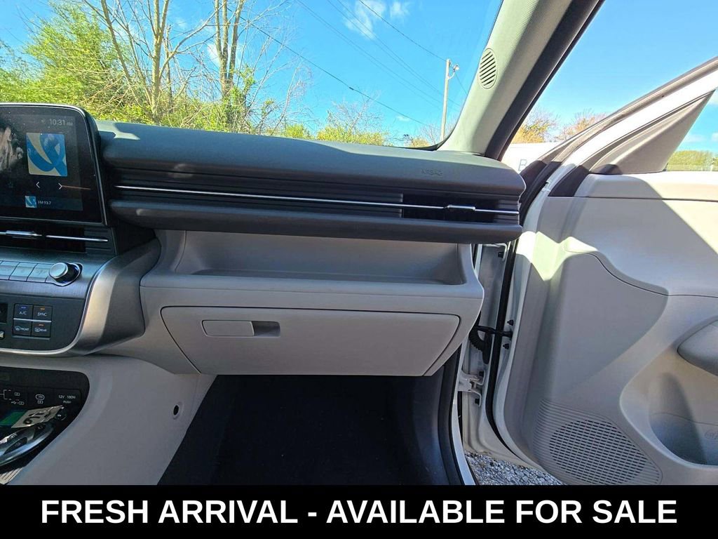Used 2025 Hyundai Kona SEL image 10