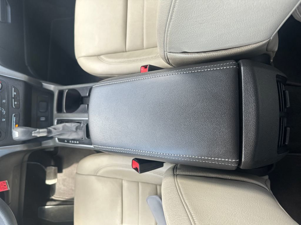 Used 2017 Ford Escape SE AWD/4WD image 19