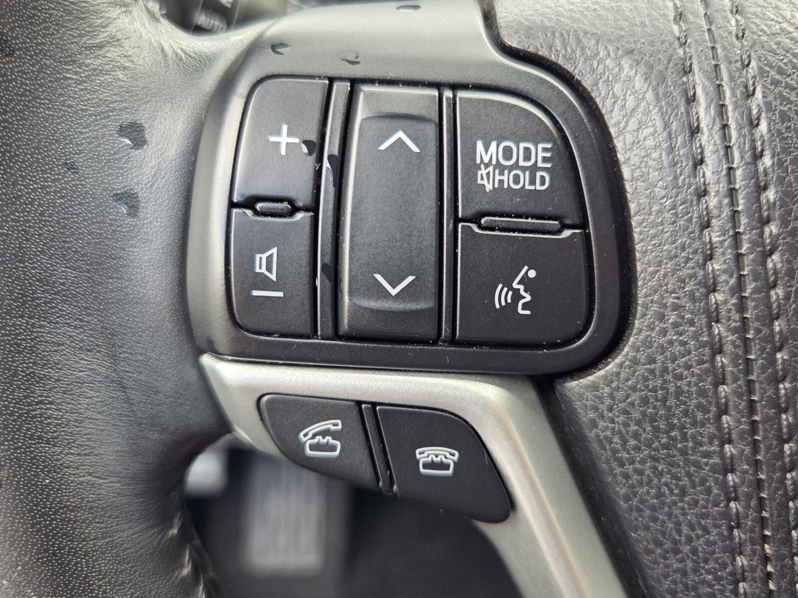 Used 2015 Toyota Highlander Plus FWD image 21