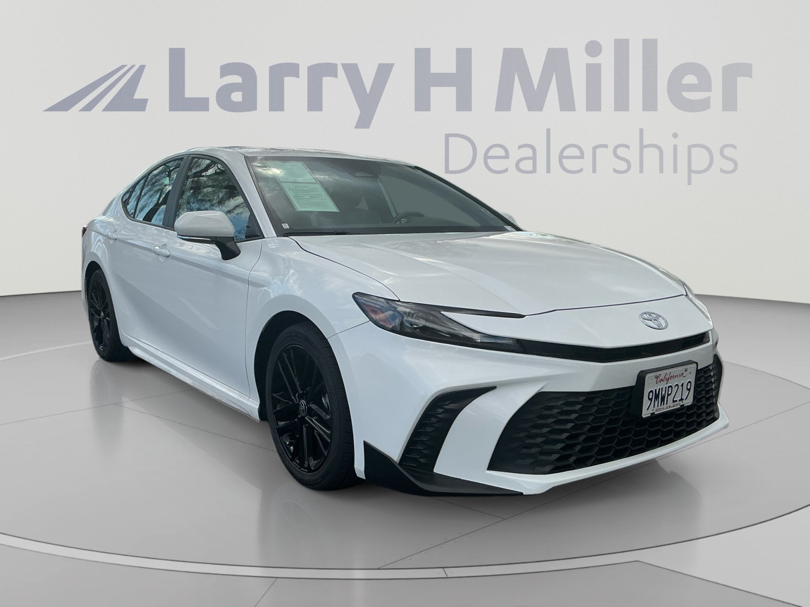Certified 2025 Toyota Camry SE FWD image 6