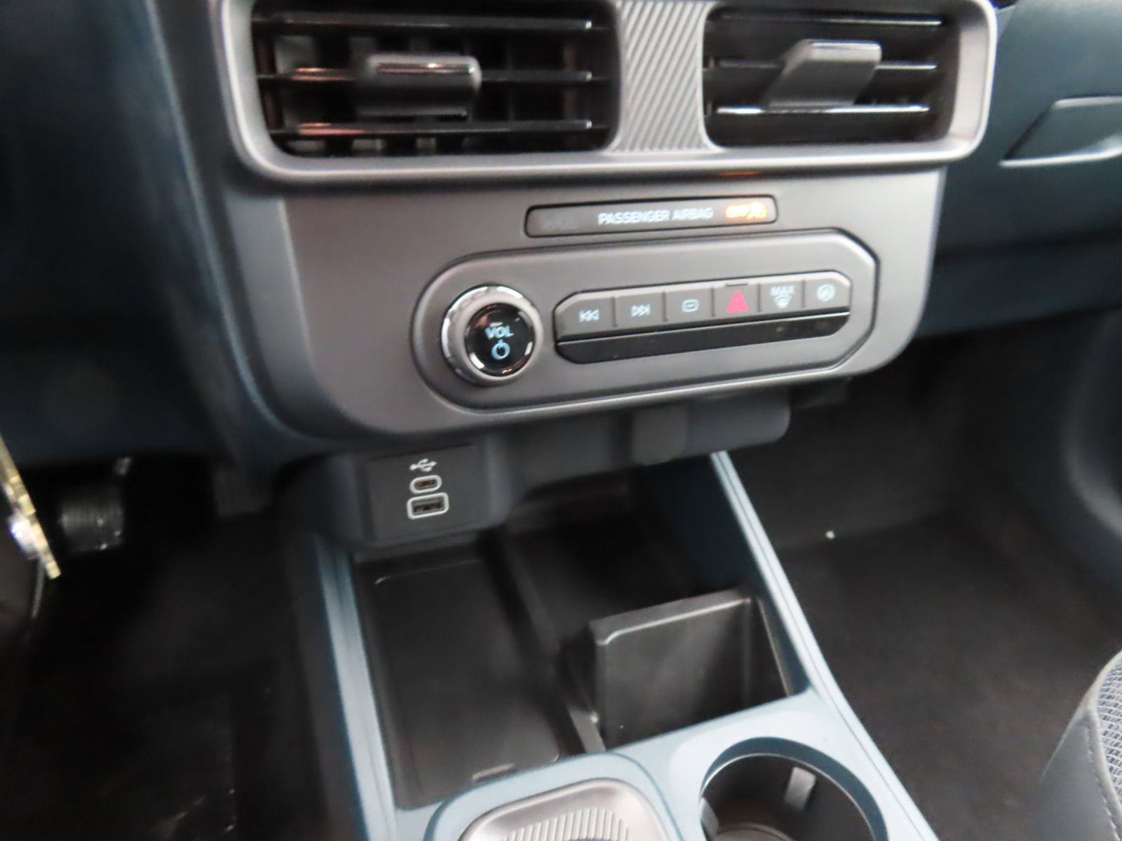 New 2026 Ford Maverick XL w/ Equipment Group 101A image 13