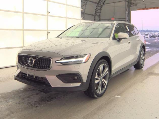 Certified 2025 Volvo V60 B5 Cross Country Plus image 2