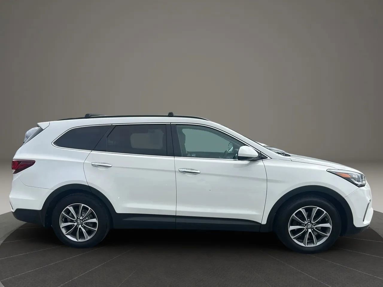 Used 2018 Hyundai Santa Fe SE AWD/4WD image 6