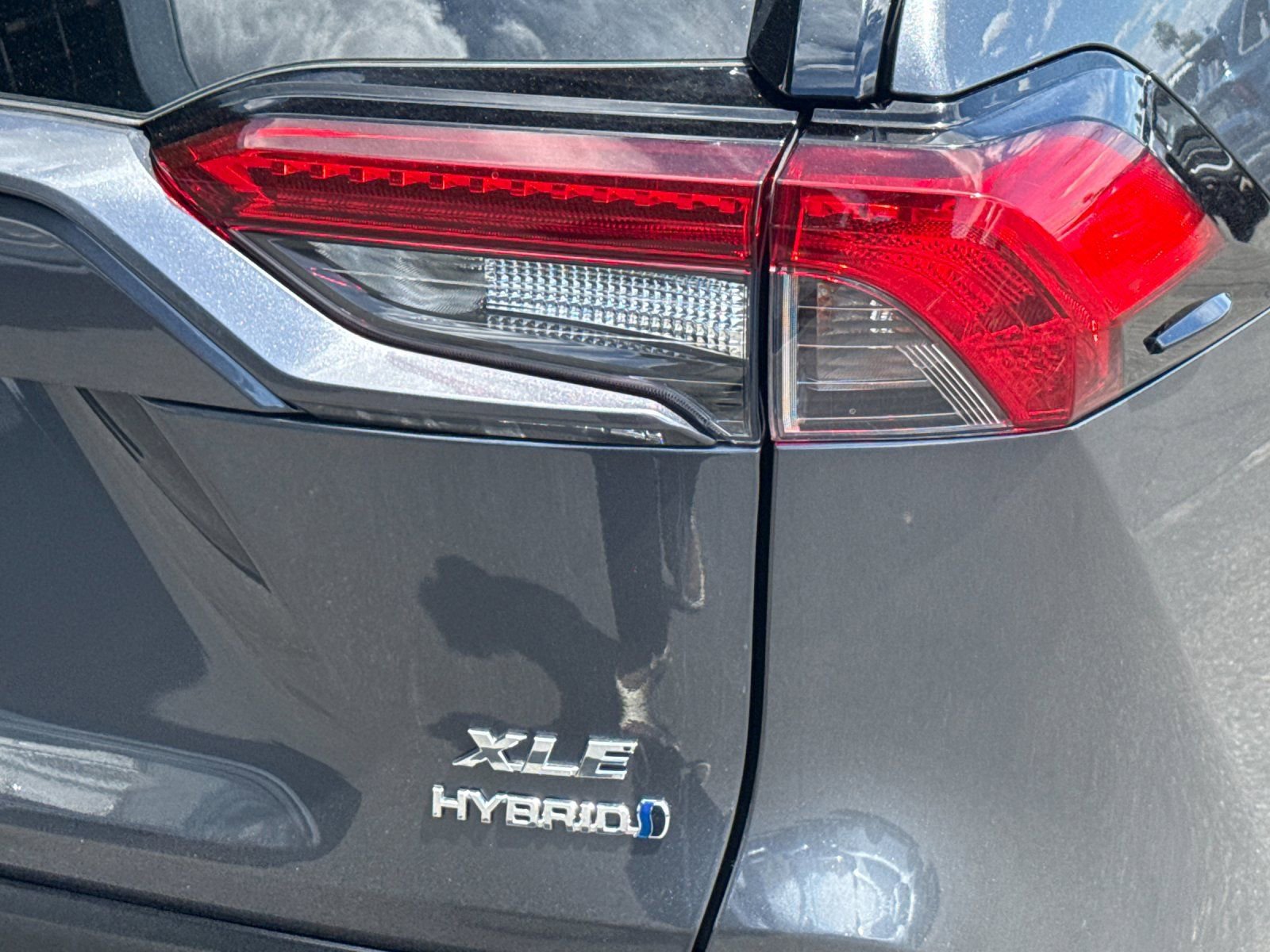 Used 2020 Toyota RAV4 XLE w/ All Weather Liner Package AWD/4WD image 25