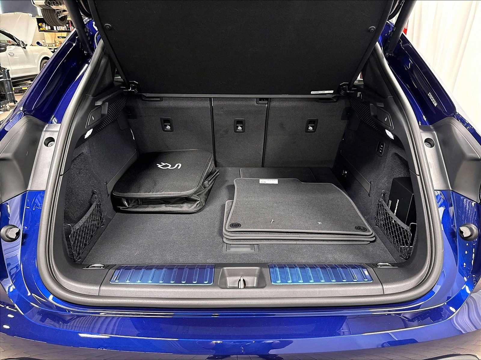 New 2026 Porsche Macan 4 Electric AWD/4WD image 37