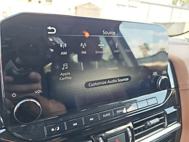 Used 2025 Nissan Pathfinder Platinum FWD image 24