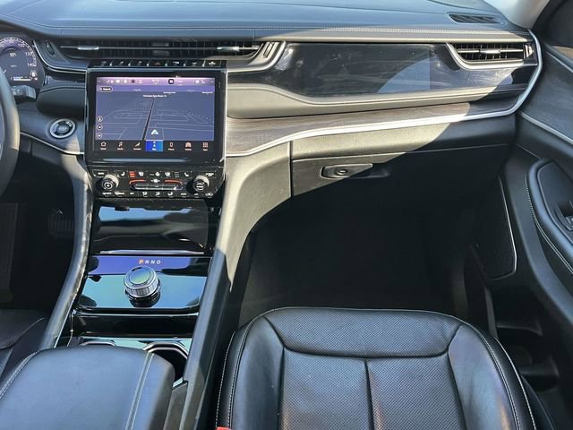 Used 2022 Jeep Grand Cherokee L Limited w/ Luxury Tech Group II image 19