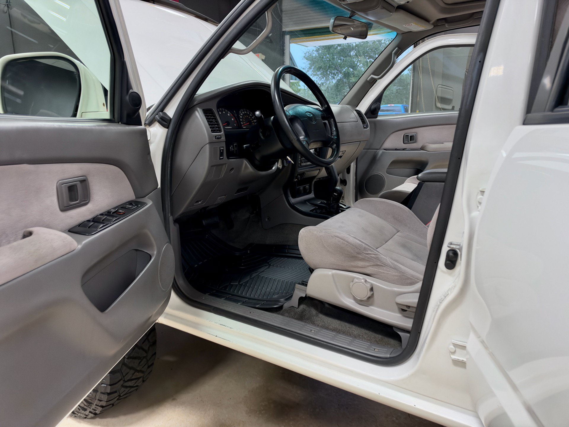 Used 2002 Toyota 4Runner SR5 w/ Upgrade Value Pkg 2 AWD/4WD image 20