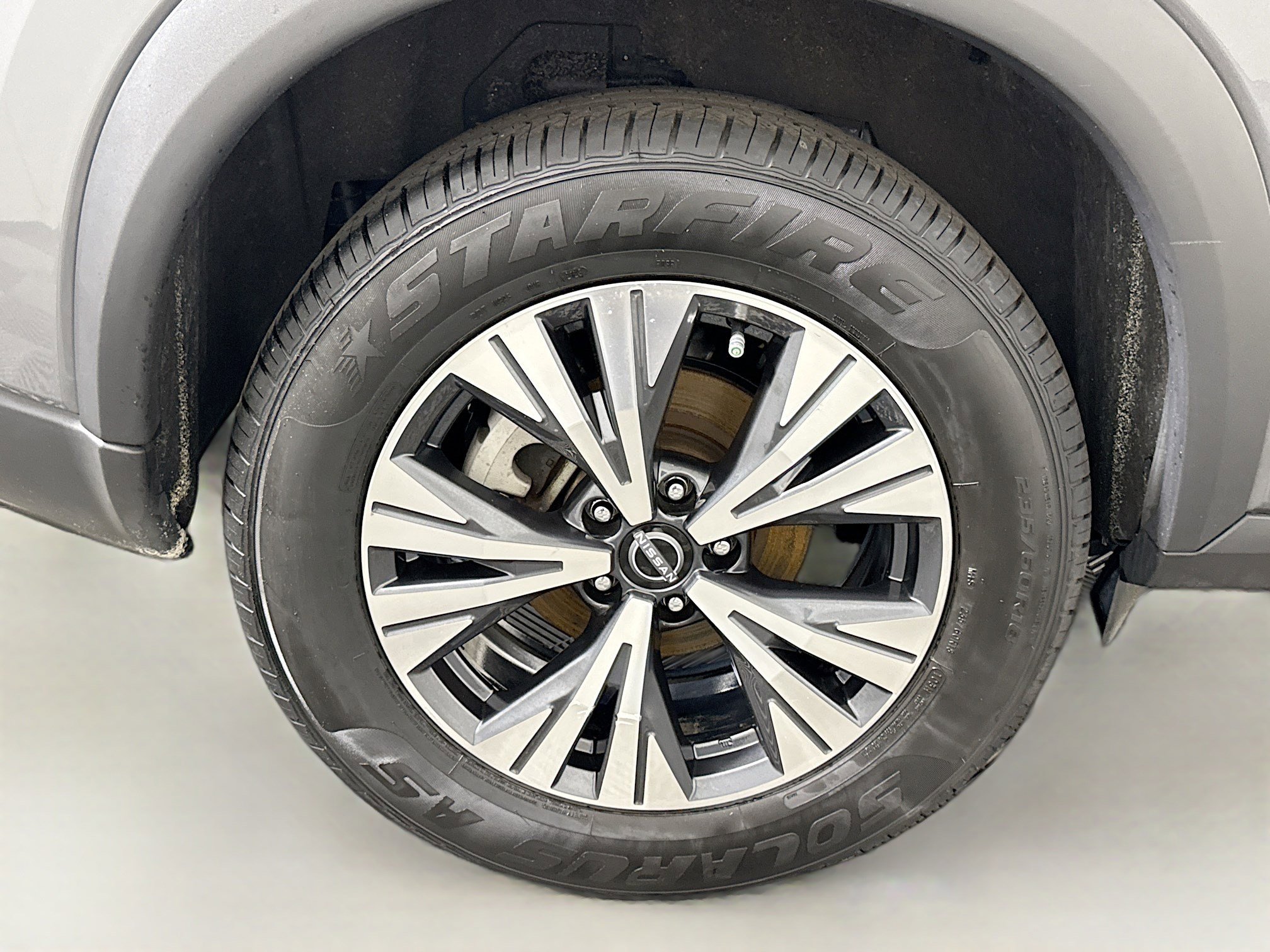 Used 2023 Nissan Rogue SV image 28