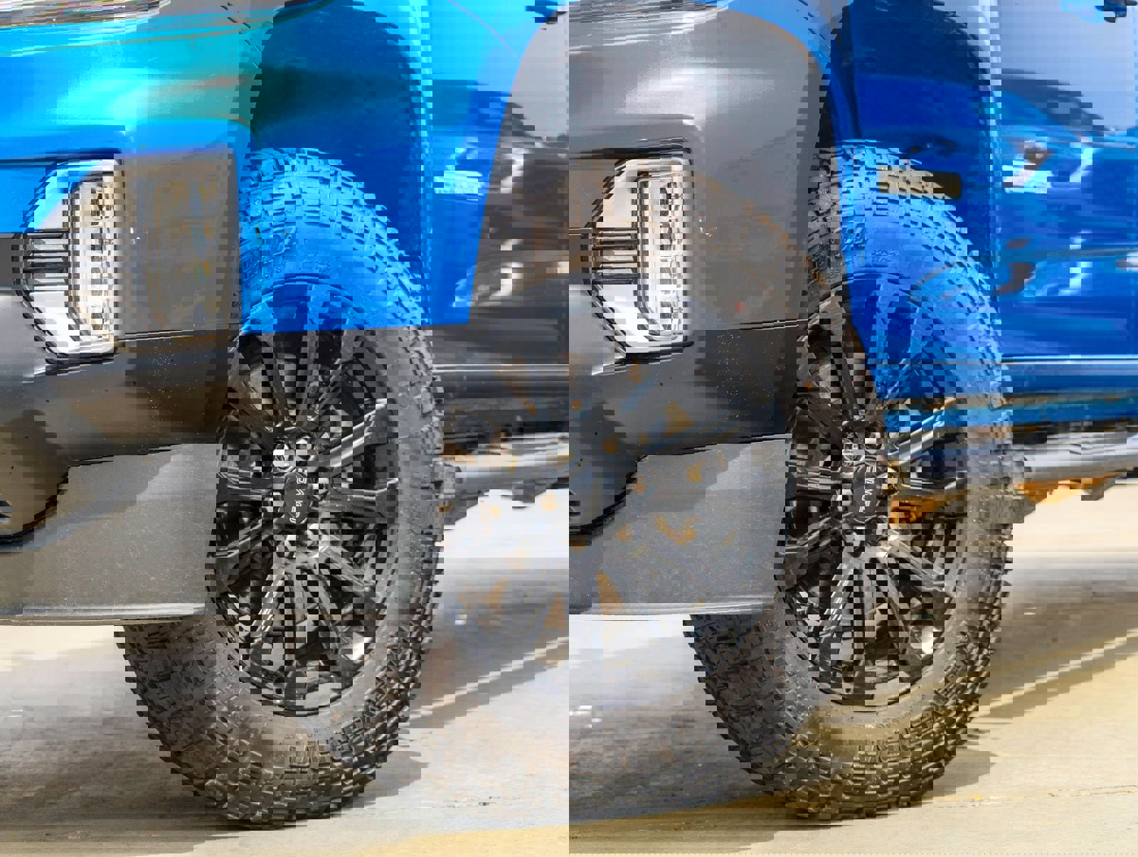 Used 2022 GMC Canyon Elevation w/ Elevation Premium Package image 2