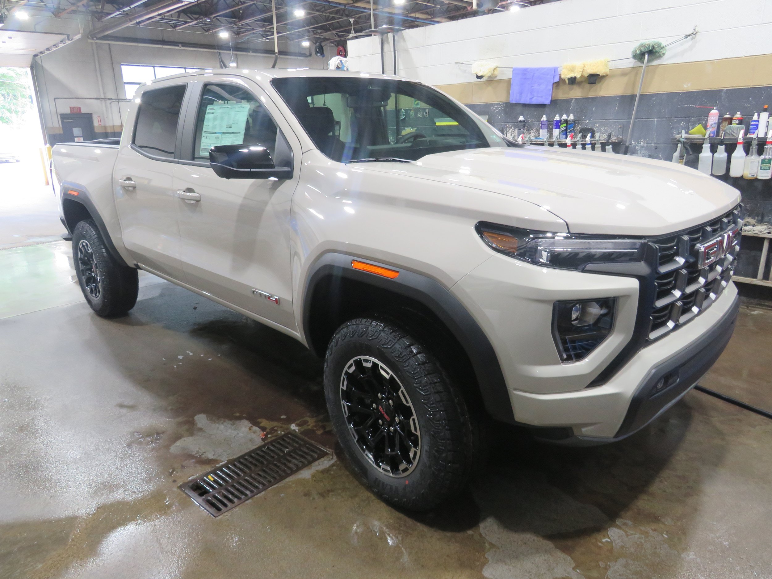 New 2026 GMC Canyon AT4 w/ Technology Plus Package AWD/4WD image 1