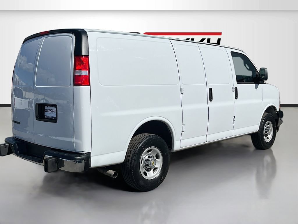 Used 2024 Chevrolet Express 2500 w/ Driver Convenience Package RWD image 7