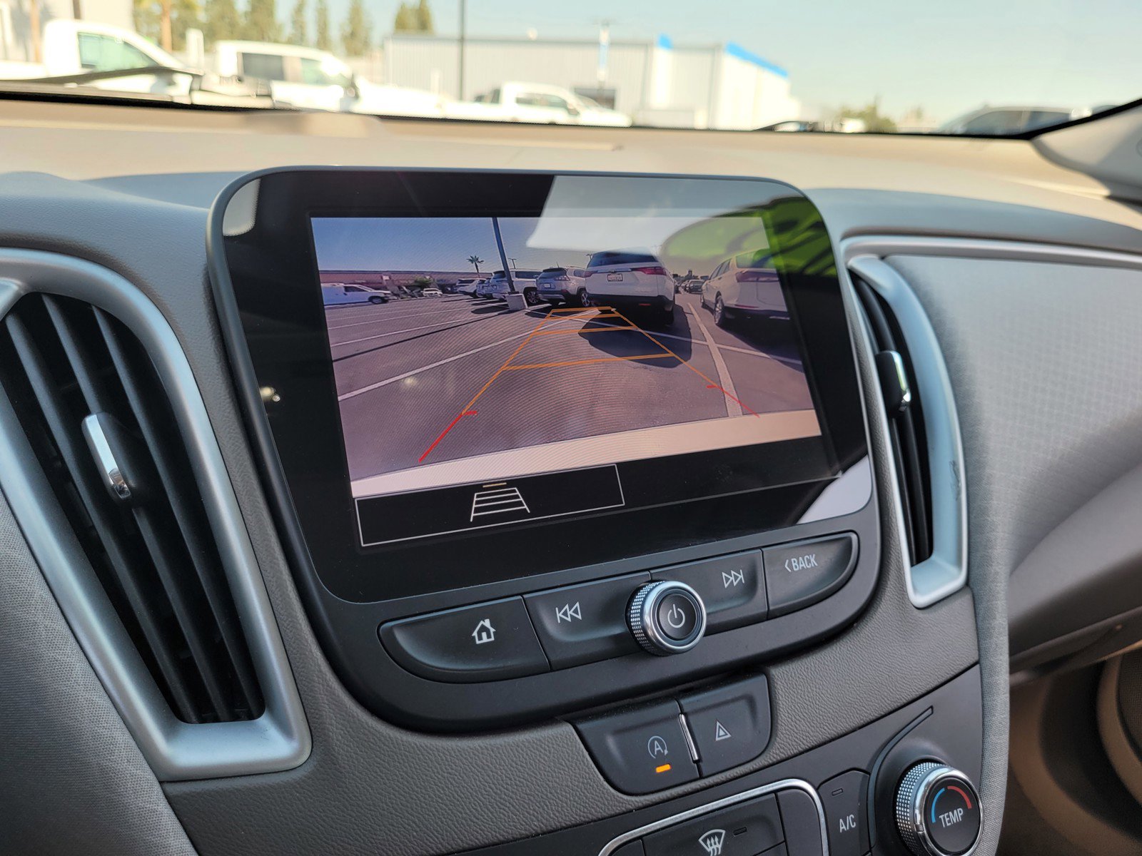 Used 2023 Chevrolet Malibu LS FWD image 16