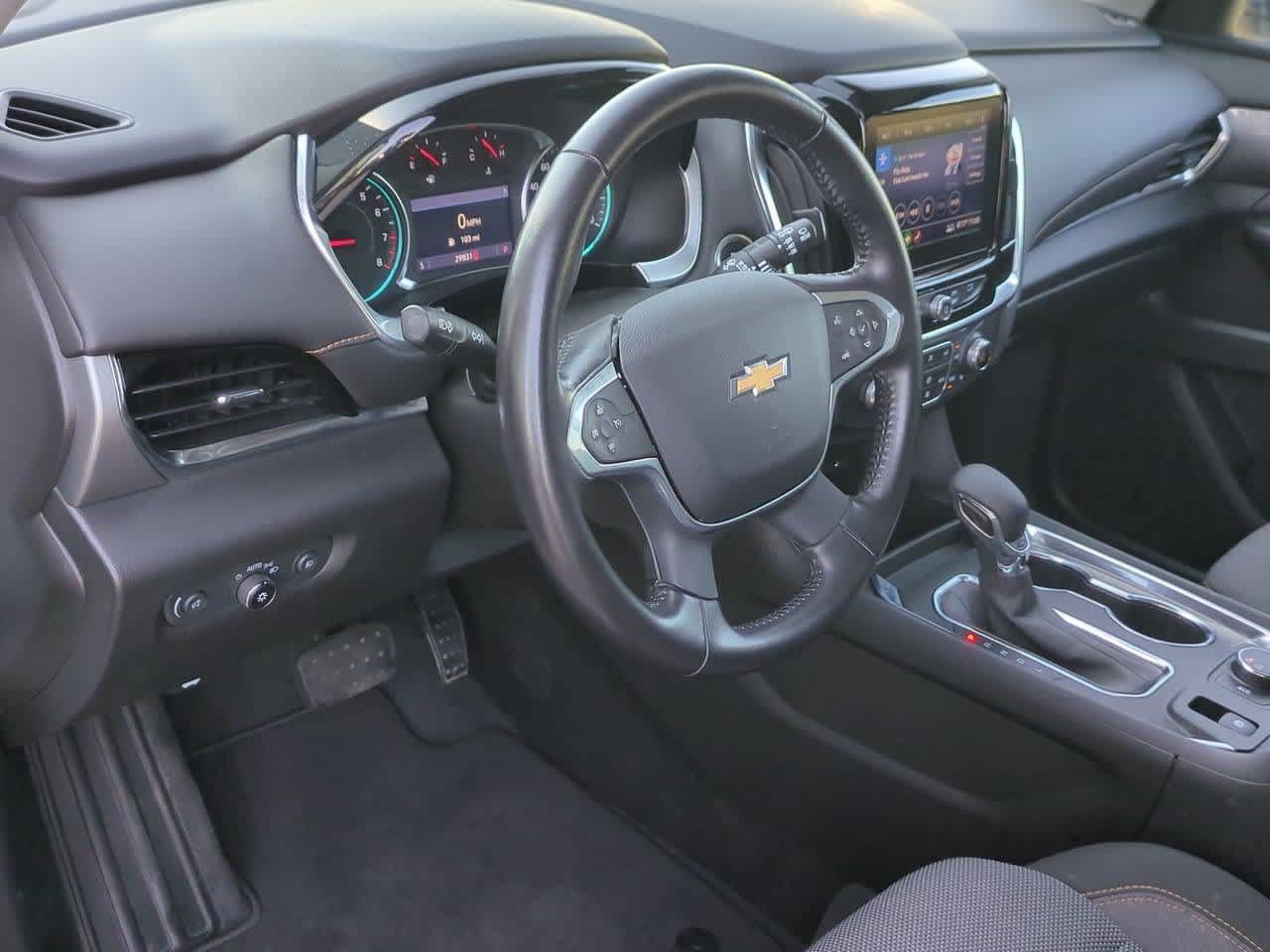 Used 2021 Chevrolet Traverse LT AWD/4WD image 2