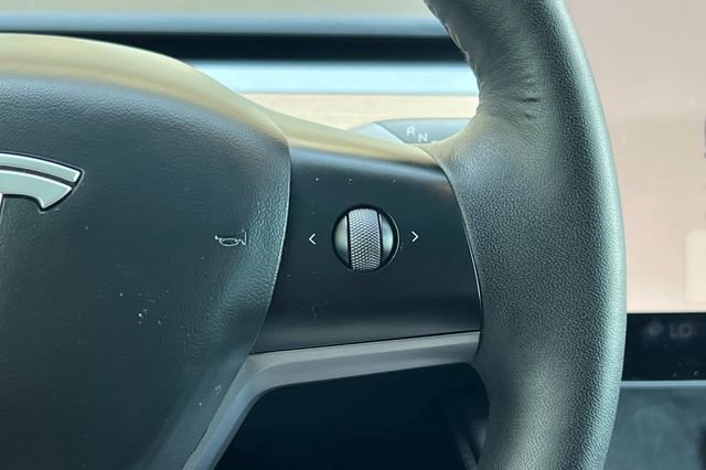 Used 2023 Tesla Model Y Long Range image 31