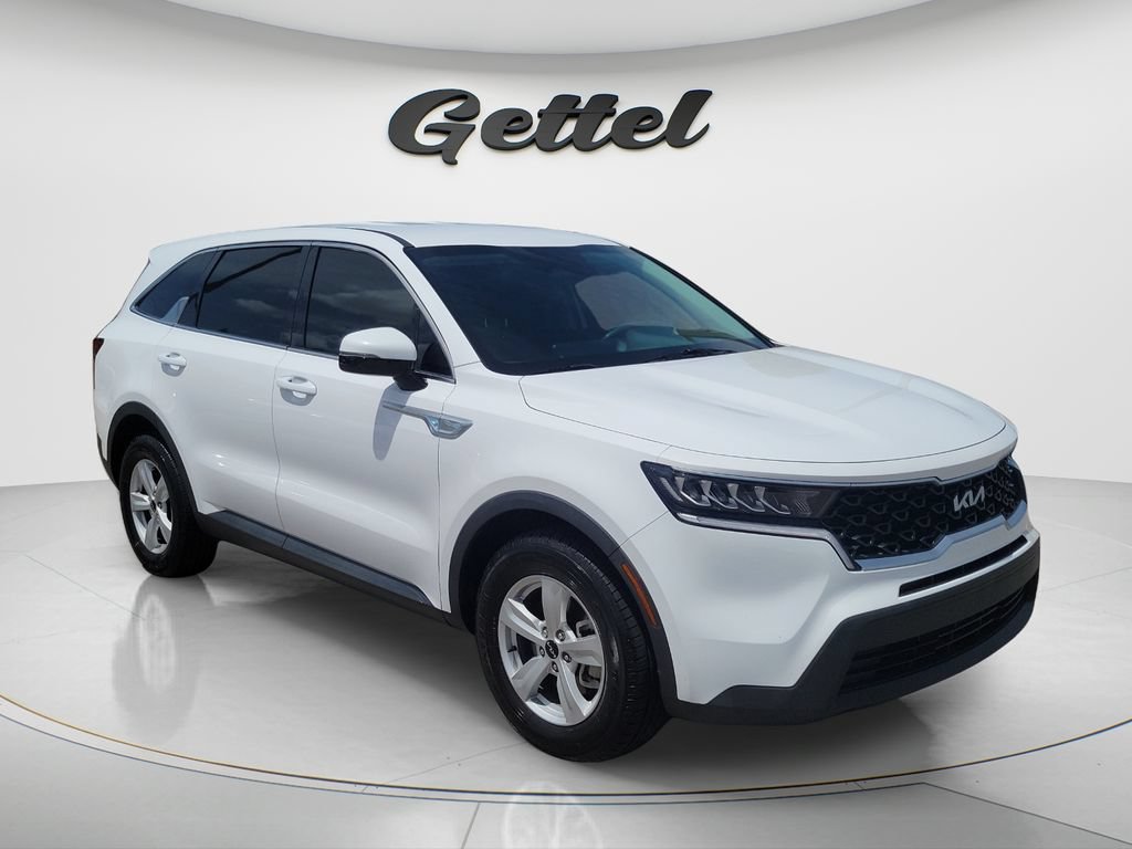 Used 2023 Kia Sorento LX FWD image 3