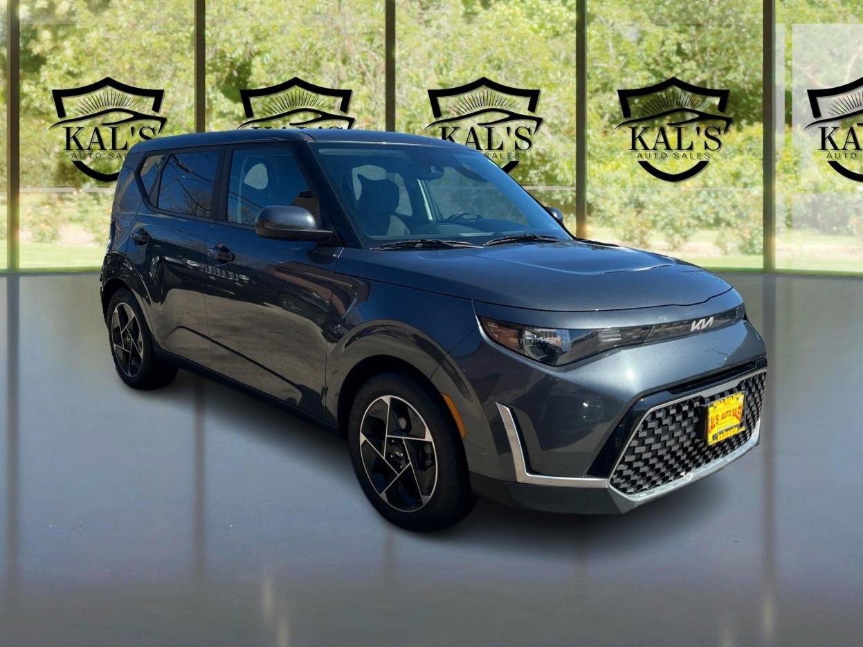 Used 2023 Kia Soul EX FWD image 3