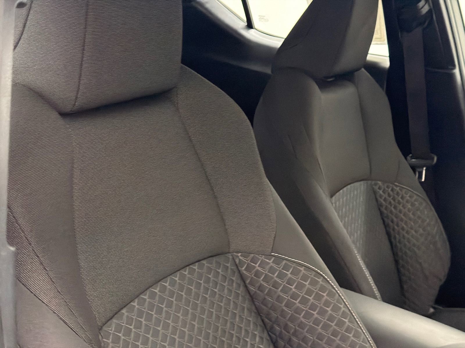 Used 2021 Toyota C-HR LE image 9