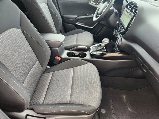 Used 2024 Kia Soul EX image 19