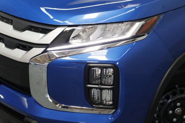 Used 2026 Mitsubishi Outlander Sport AWD image 2