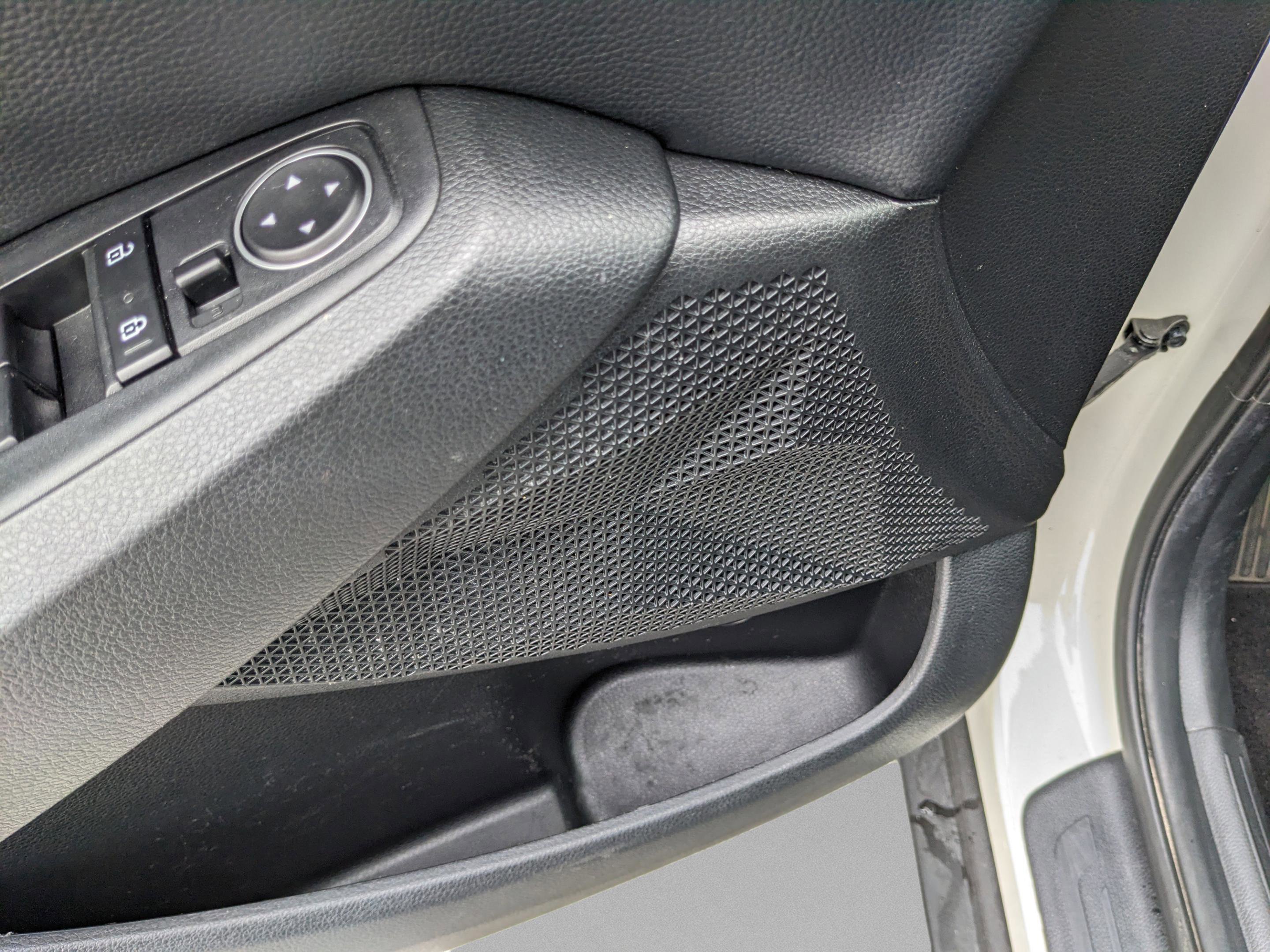 Used 2021 Kia Seltos SX w/ SX Sunroof Package image 18