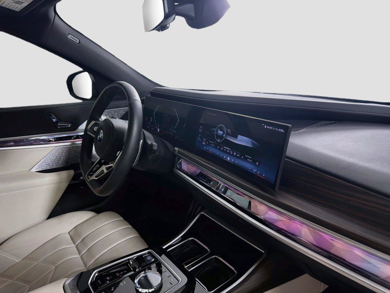 Used 2024 BMW 740i xDrive w/ Premium Package AWD/4WD image 30