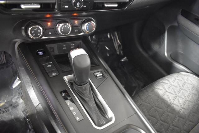 Certified 2025 Nissan Kicks SV AWD/4WD image 22