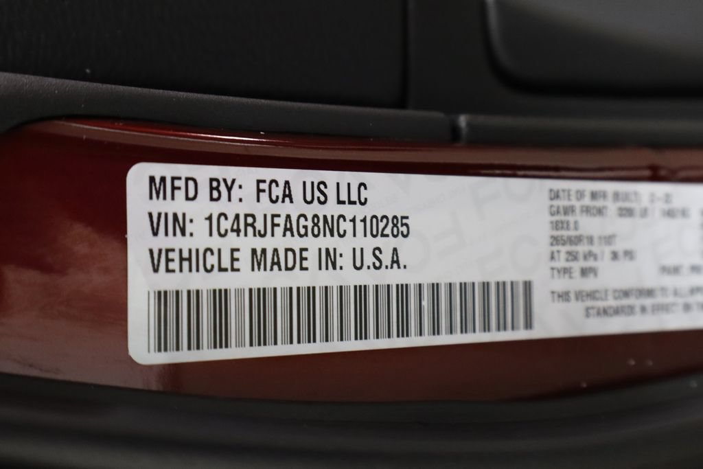 Used 2022 Jeep Grand Cherokee Laredo E AWD/4WD image 40