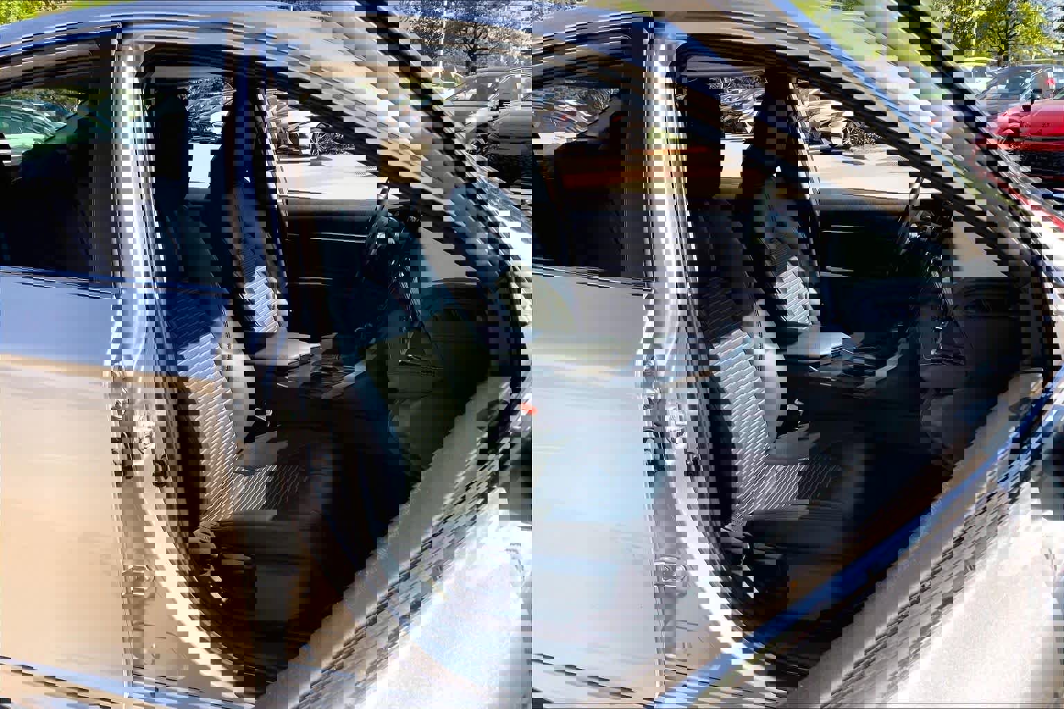 Used 2024 Toyota Camry SE FWD image 9