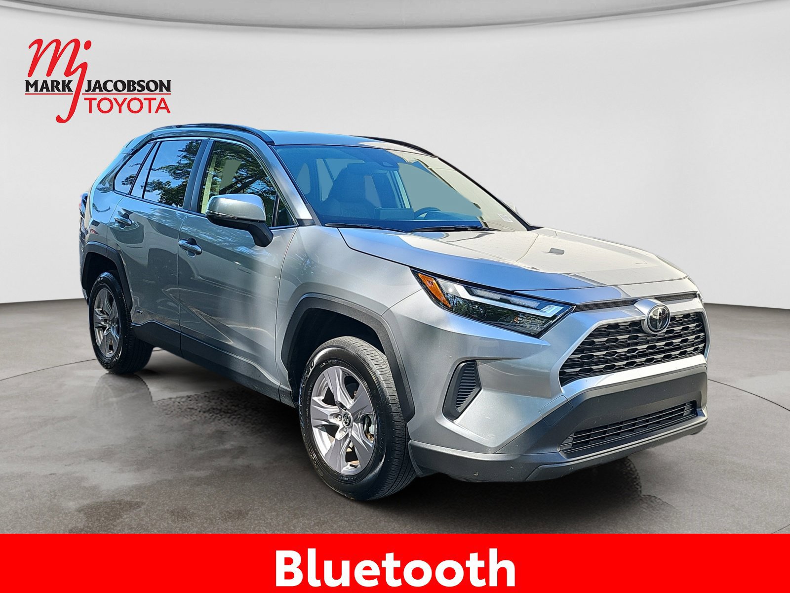 Used 2025 Toyota RAV4 XLE AWD/4WD image 5