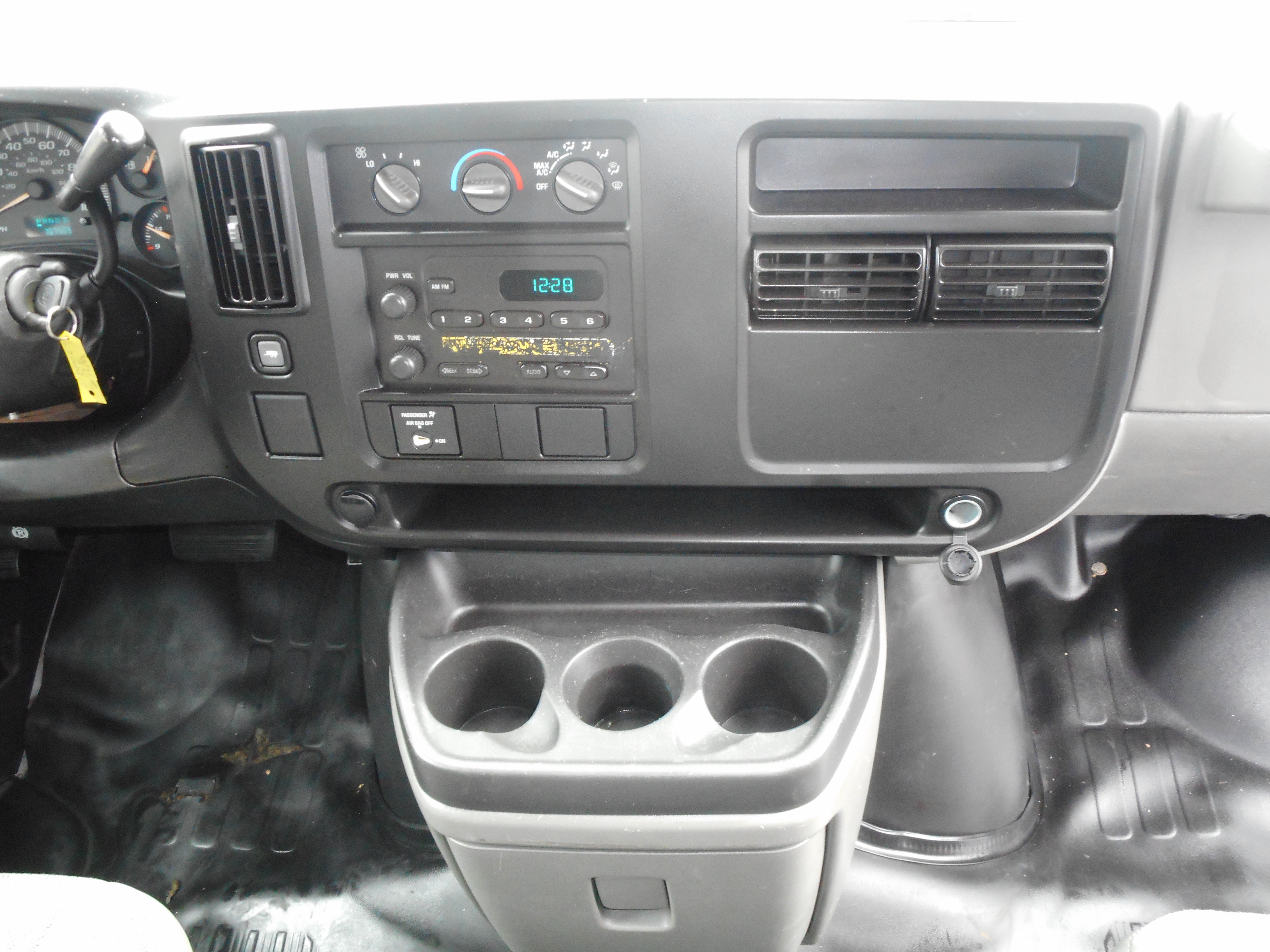 Used 2007 Chevrolet Express 2500 RWD image 24