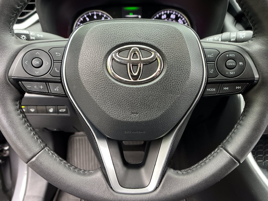 Used 2022 Toyota RAV4 XLE w/ Convenience Package AWD/4WD image 14