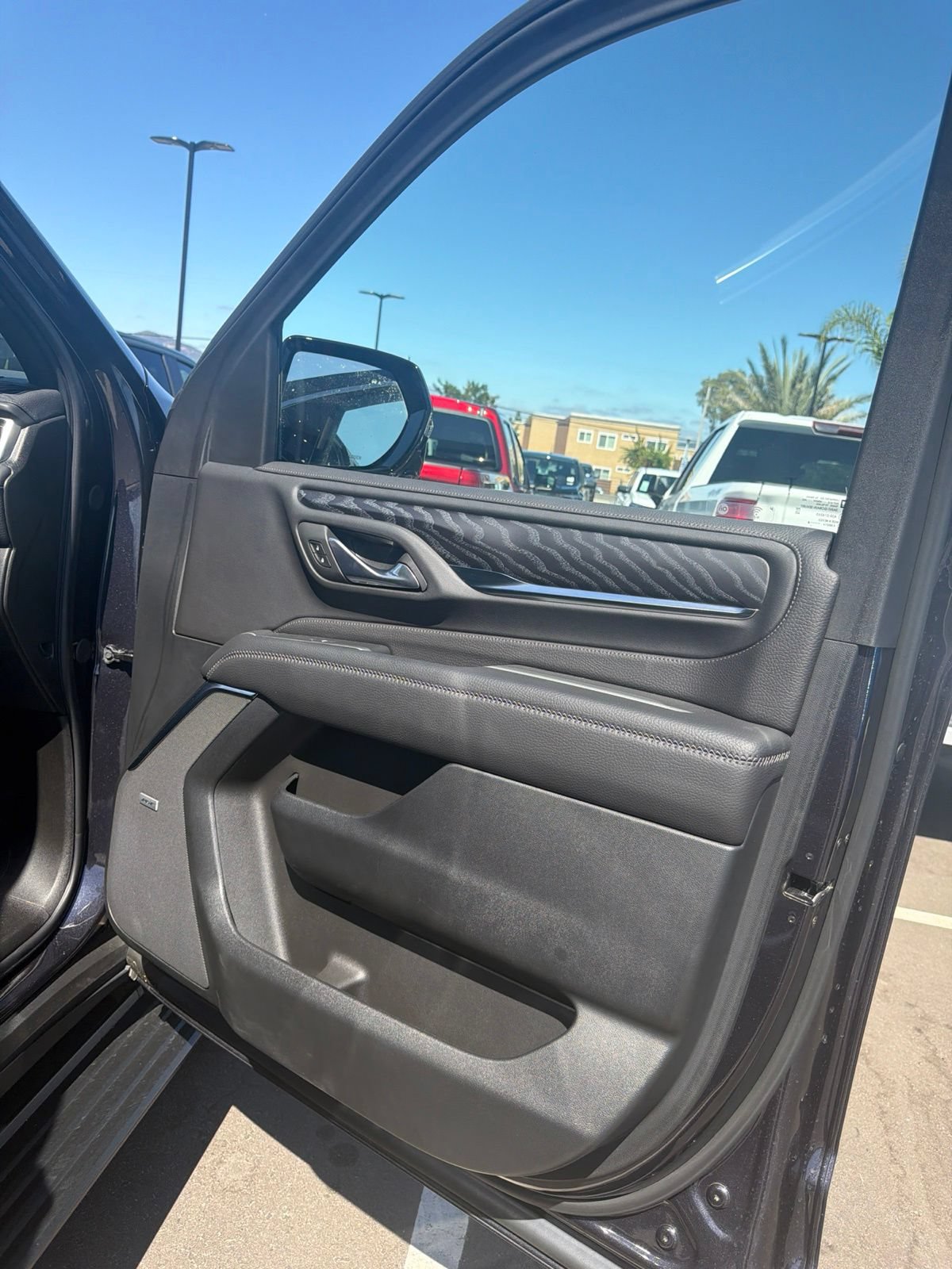 Used 2024 GMC Yukon Denali w/ Denali Reserve Package AWD/4WD image 12