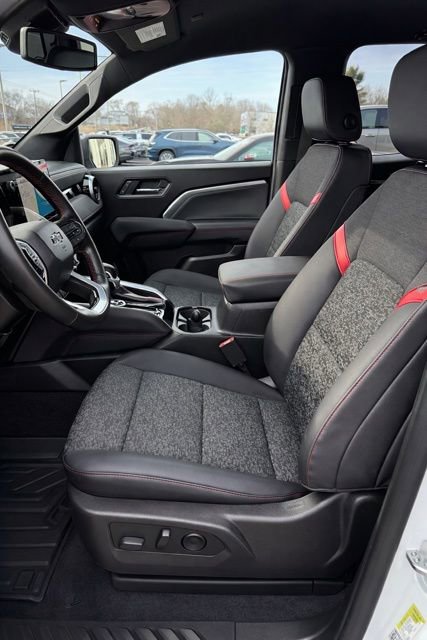 Used 2025 Chevrolet Colorado Z71 image 12