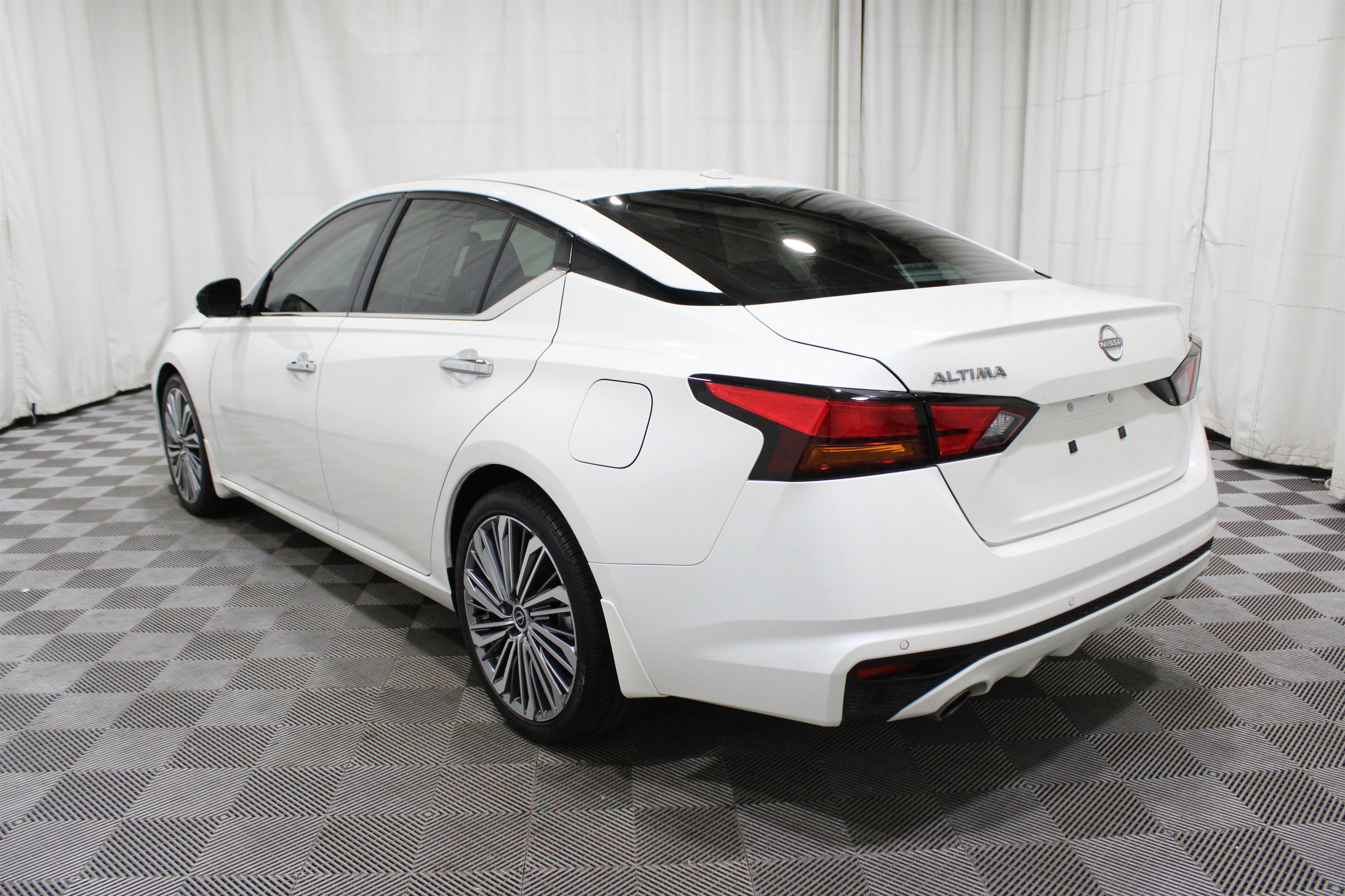 Used 2025 Nissan Altima 2.5 SL image 35